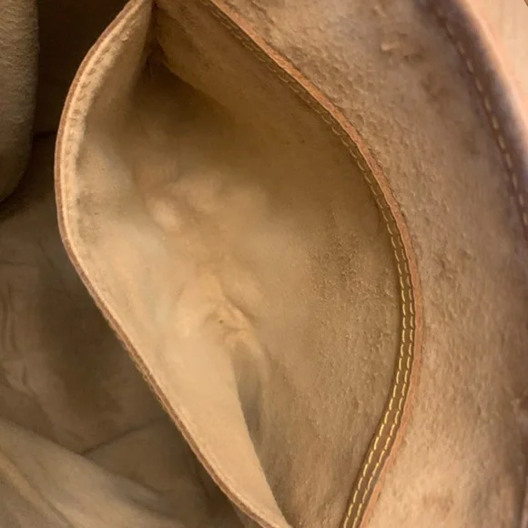 Louis Vuitton  Authentic Monogram GM Bucket Bag - Picture 11 of 14